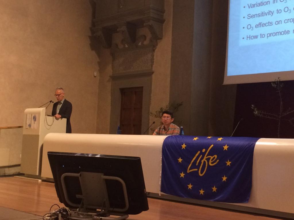 张璐副教授主持瑞典哥德堡大学Hakan Pleijel教授的大会特邀报告